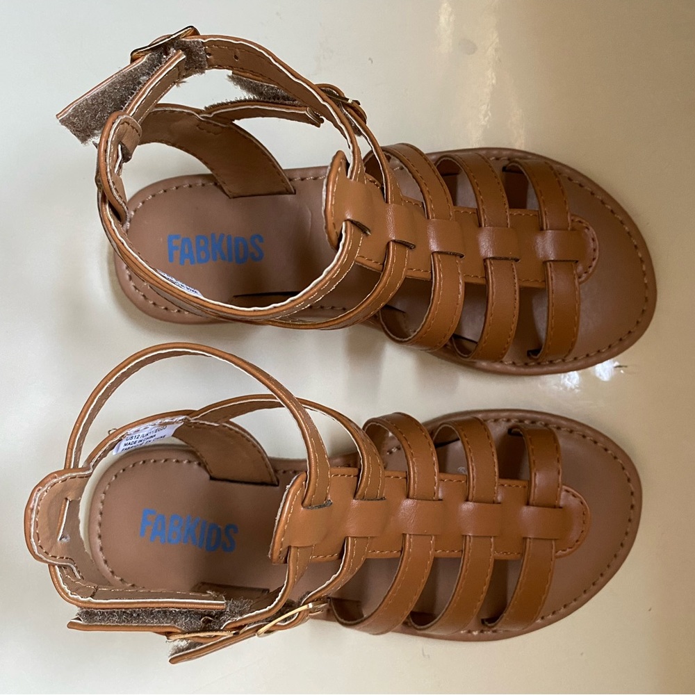 Fabkids sandals,size US12